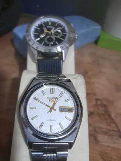 Reloj automático Seiko y Timex - miniatura 1