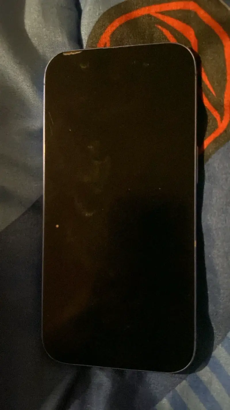 IPhone16 con carcasa azul para repuestos - 2