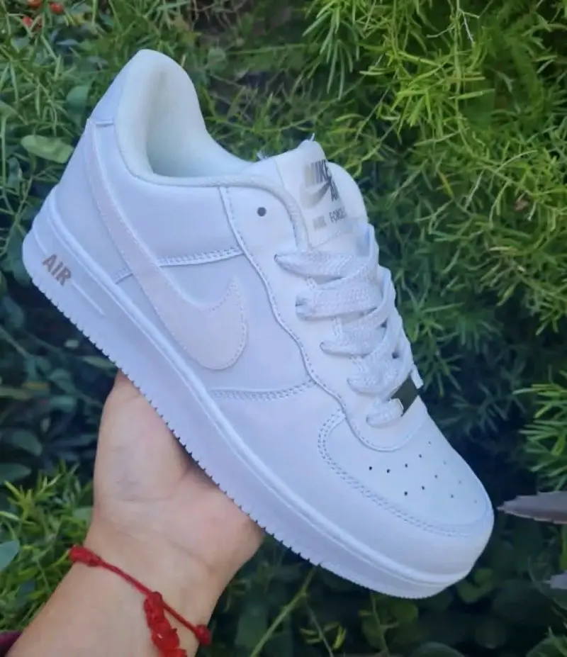 Zapatillas deportivas blancas