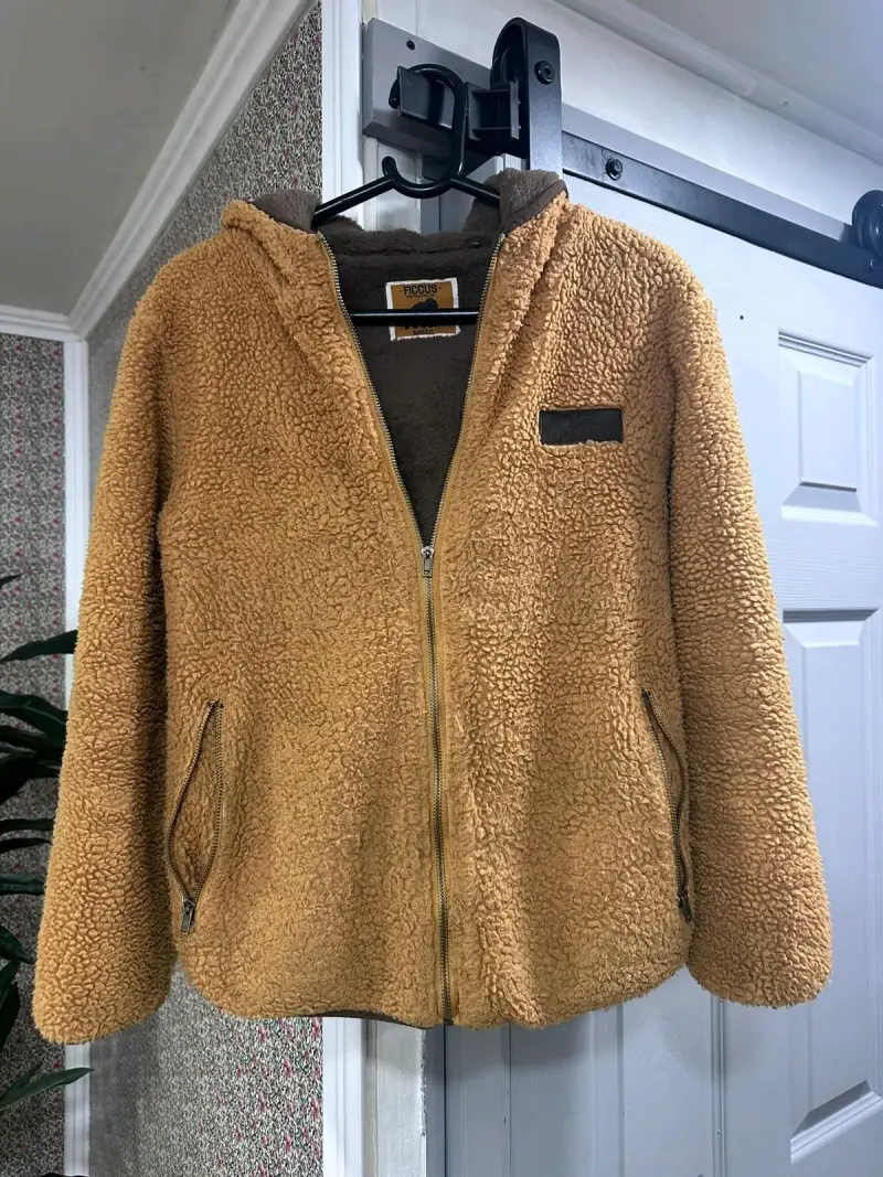 Chaqueta beige de lana con capucha - 1