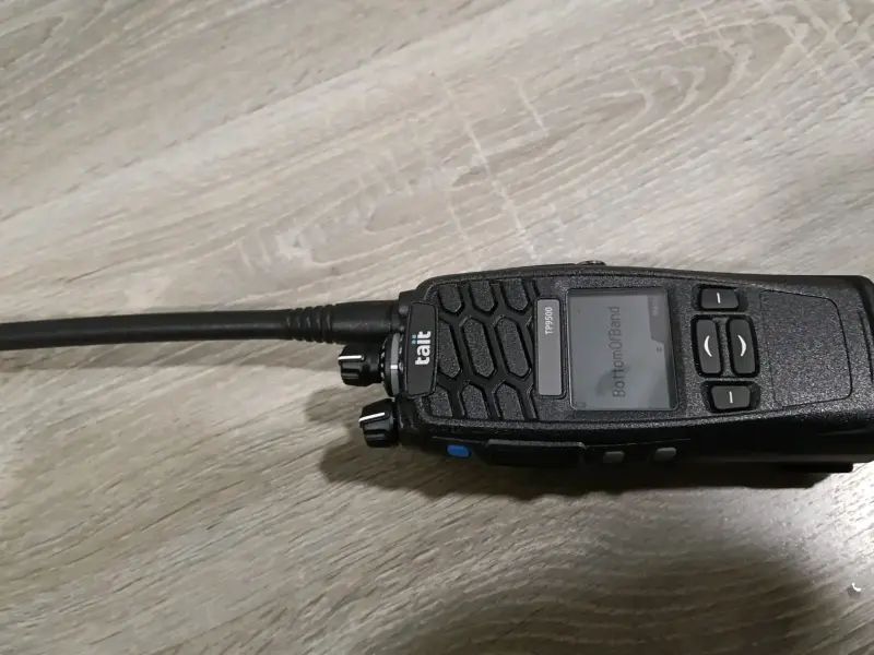 Radio Tait portátil negra nuevas - 2