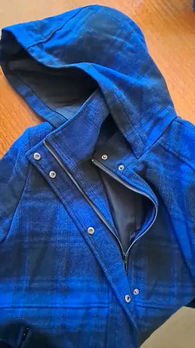 Abrigo a cuadros azul y negro - miniatura 4
