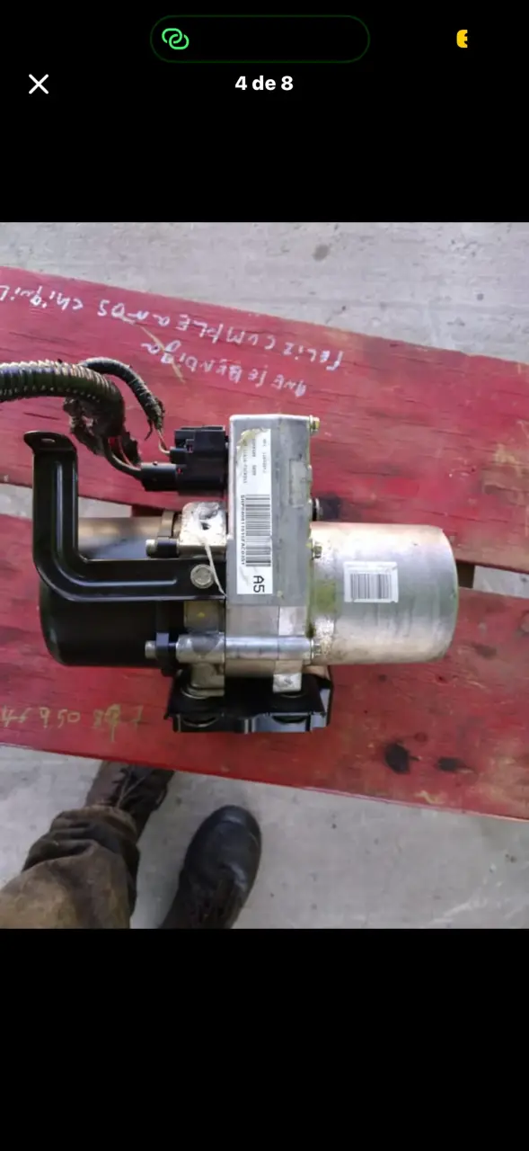 Bomba de dirección asistida usada - 1