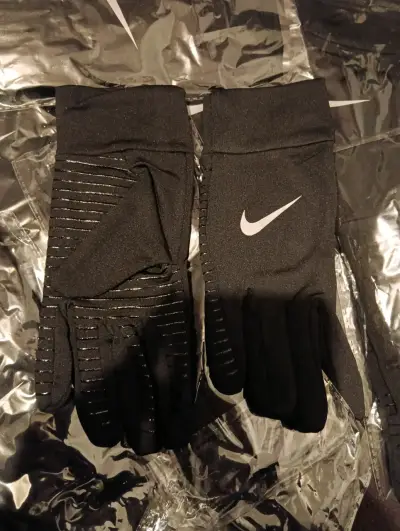 Guantes deportivos negros Nike - miniatura 2