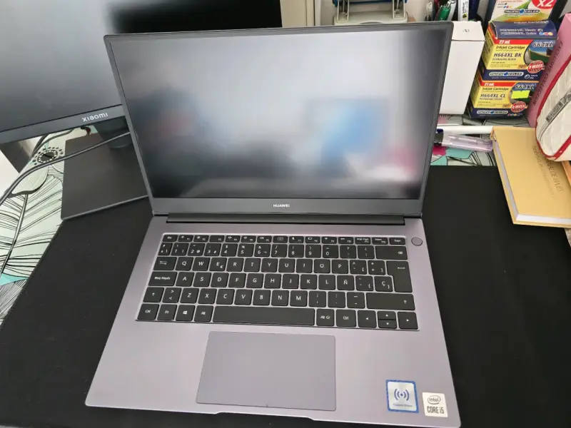 Laptop Huawei gris moderno - 3