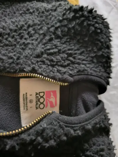 Chaqueta polar negra - miniatura 2