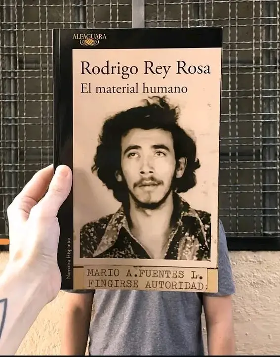 Libro 'El material humano'
