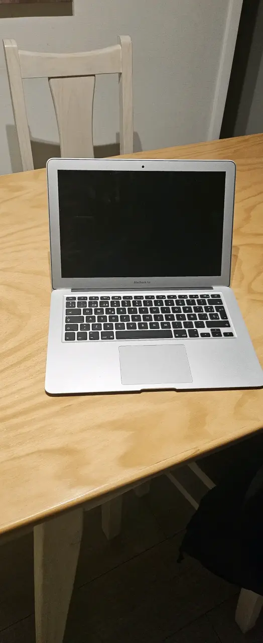Laptop MacBook Air usada - 1