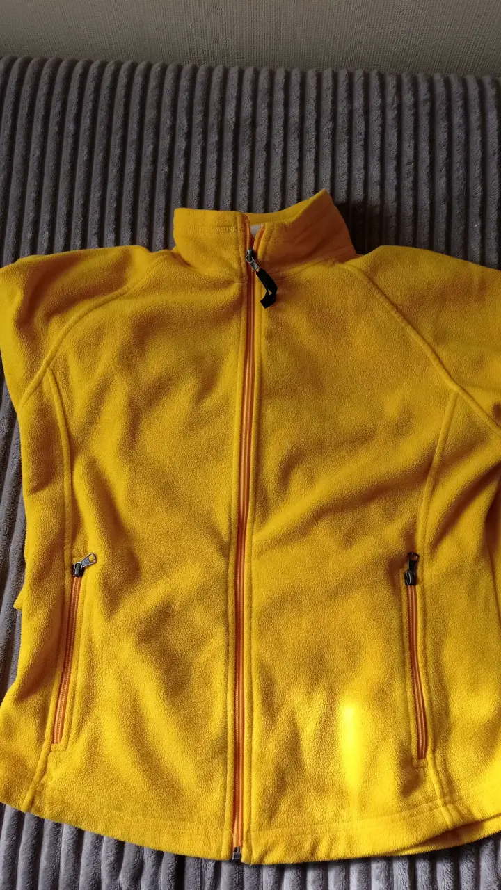 Chaqueta polar amarilla - 1