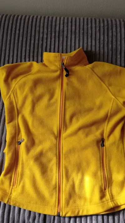 Chaqueta polar amarilla - miniatura 1
