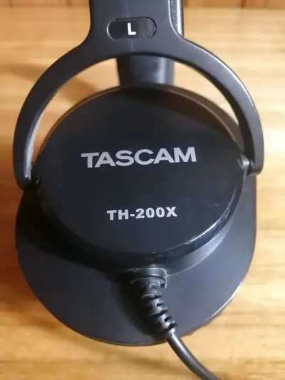 Audífonos Tascam TH-200X - miniatura 1