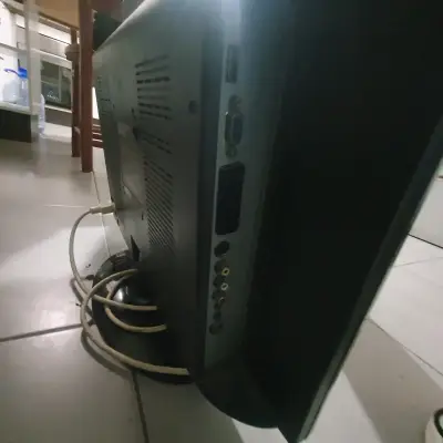 Monitor Lenco en buen estado - miniatura 4