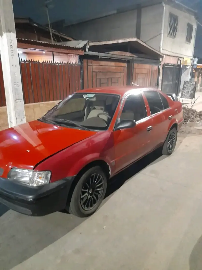 Auto Toyota tercel 98 rojo usado - 3