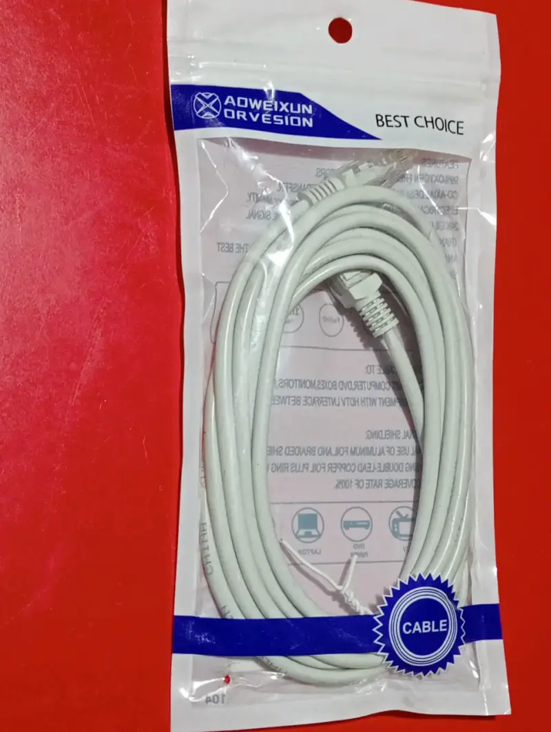 Cable Ethernet blanco - 1