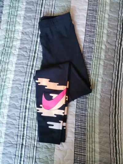 Leggings negros con diseño estampado - miniatura 3