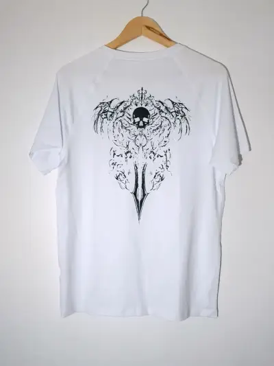 Polera Deportiva con estampado negro - miniatura 2