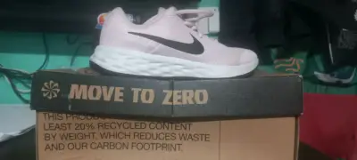 Zapatillas deportivas blancas - miniatura 1