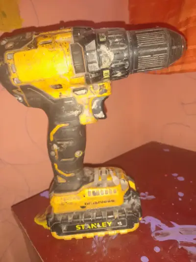 Taladro Stanley brushless usado - miniatura 1