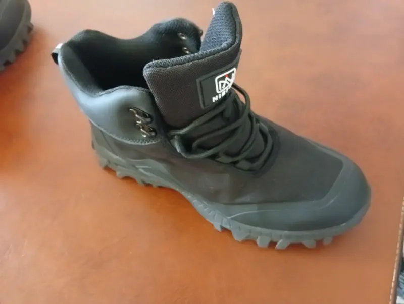 Botas outdoor negras deportivas - 1