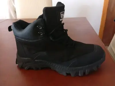 Botas outdoor negras deportivas - miniatura 2