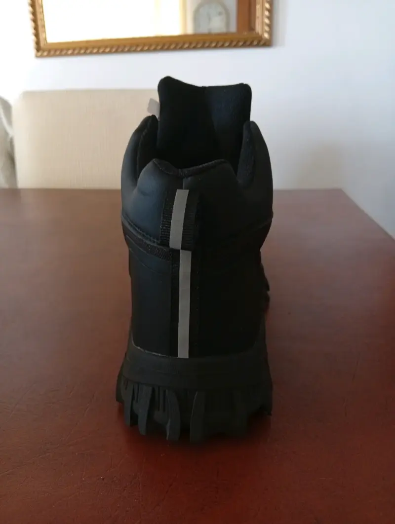 Botas outdoor negras deportivas - 3