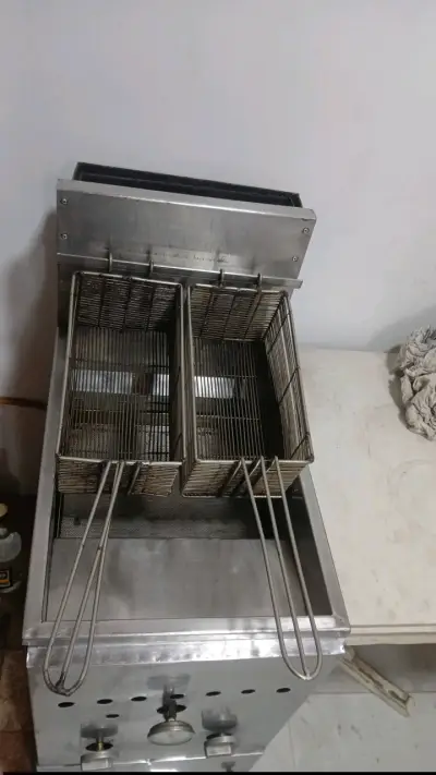 Freidora industrial de acero inoxidable - miniatura 1