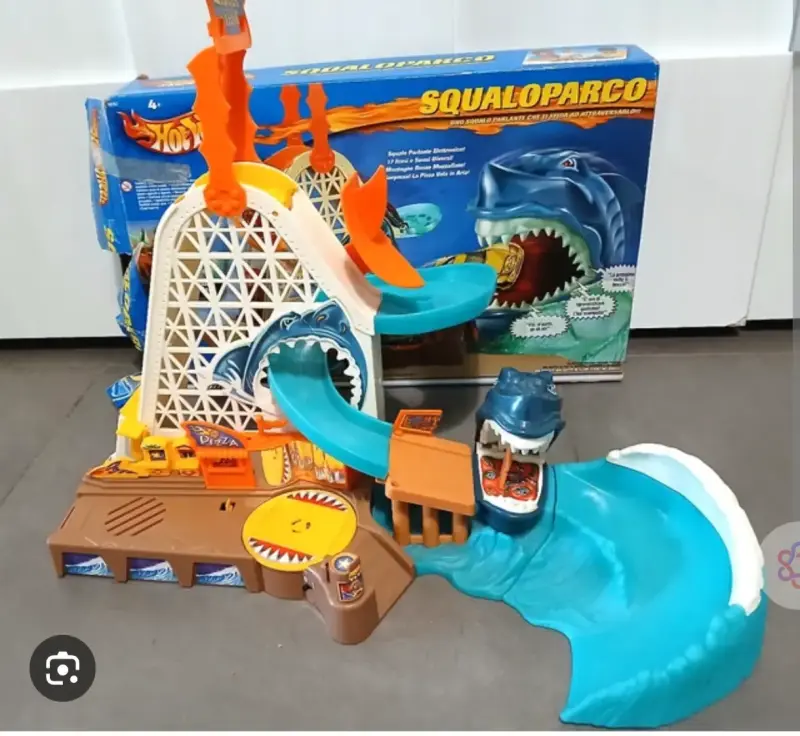 BUSCO Pista Hot Wheels. Estás en especial - 4