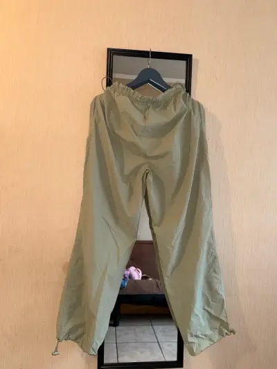 Pantalones verde olivo - miniatura 2