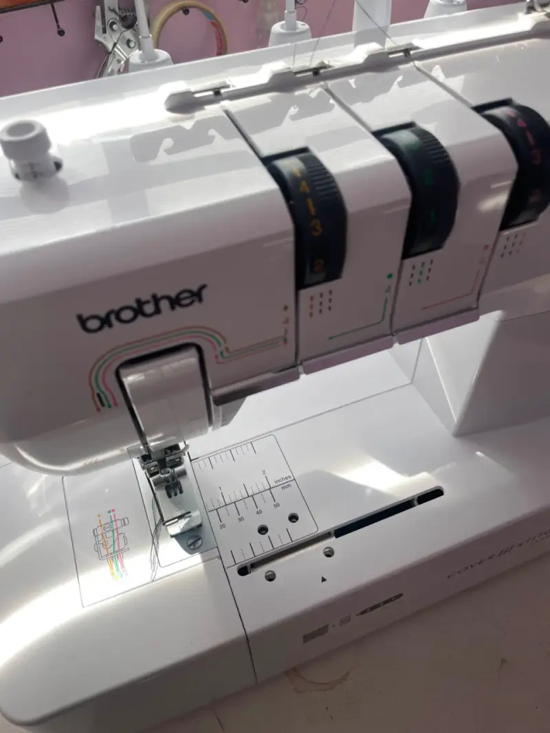 Máquina de coser Brother Colleretera CV3440 - 1