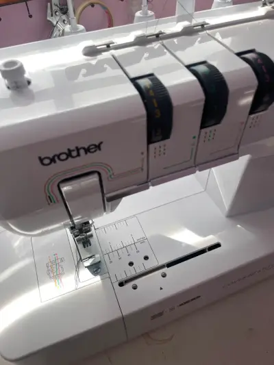 Máquina de coser Brother Colleretera CV3440 - miniatura 1