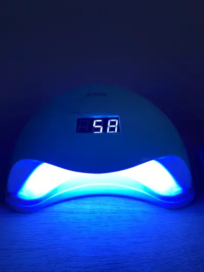 Lámpara LED UV para uñas - miniatura 1