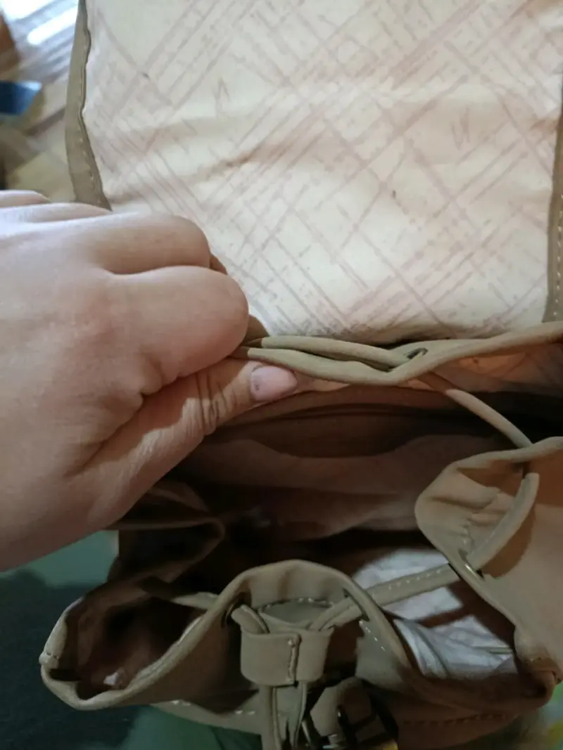 Mochila beige en buen estado - 1