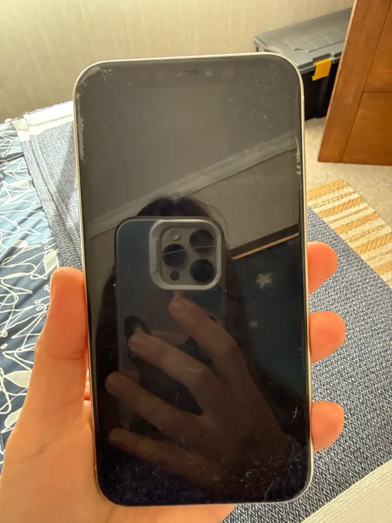 Iphone 11 con detalle - 1