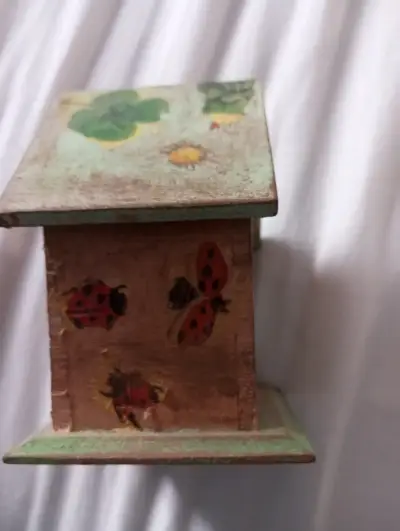 Casita decorativa para pájaros - miniatura 2