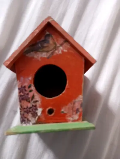Casita decorativa de madera - miniatura 1