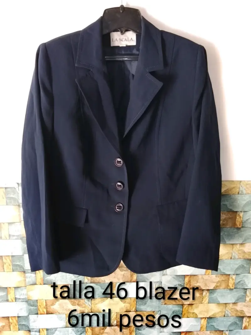 Blazer negro y azul talla 46 y poleras - 1