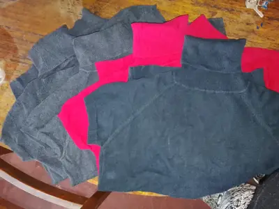 Blazer negro y azul talla 46 y poleras - miniatura 6
