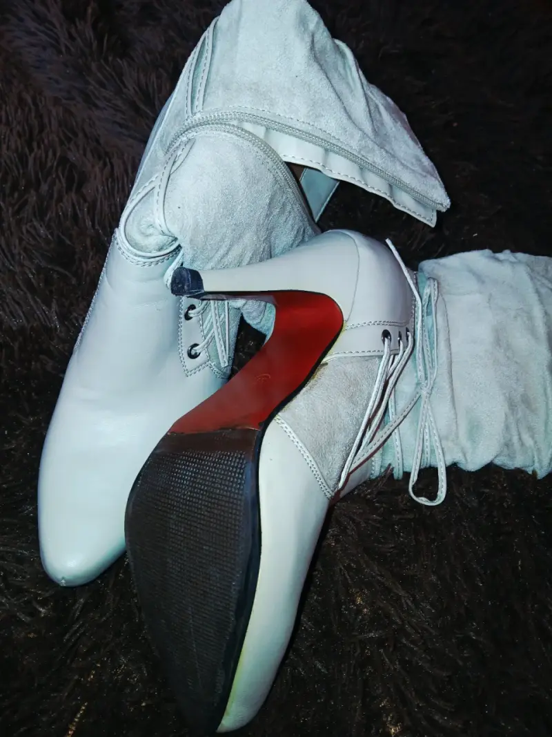 Botines blancos con tacón alto - 2