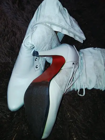Botines blancos con tacón alto - miniatura 2