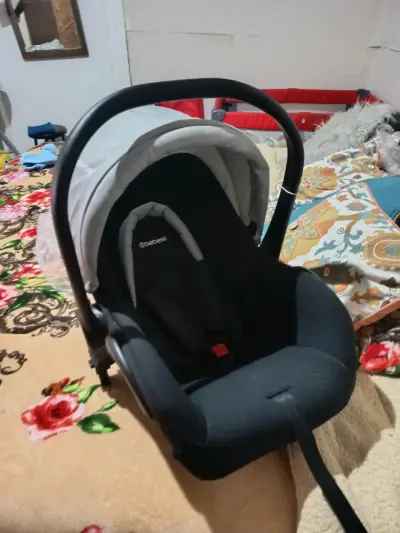 Silla de auto para bebé negra - miniatura 1