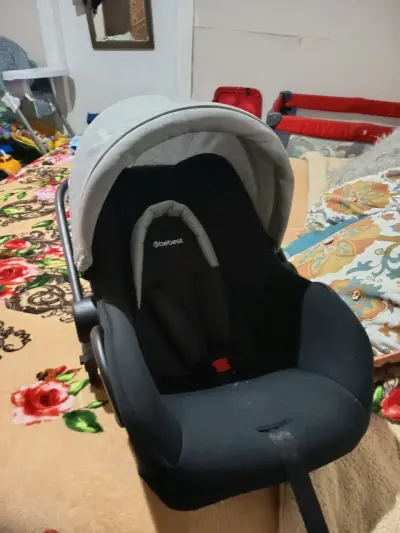Silla de auto para bebé negra - miniatura 2