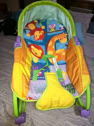 Silla mecedora infantil colores brillantes - miniatura 2