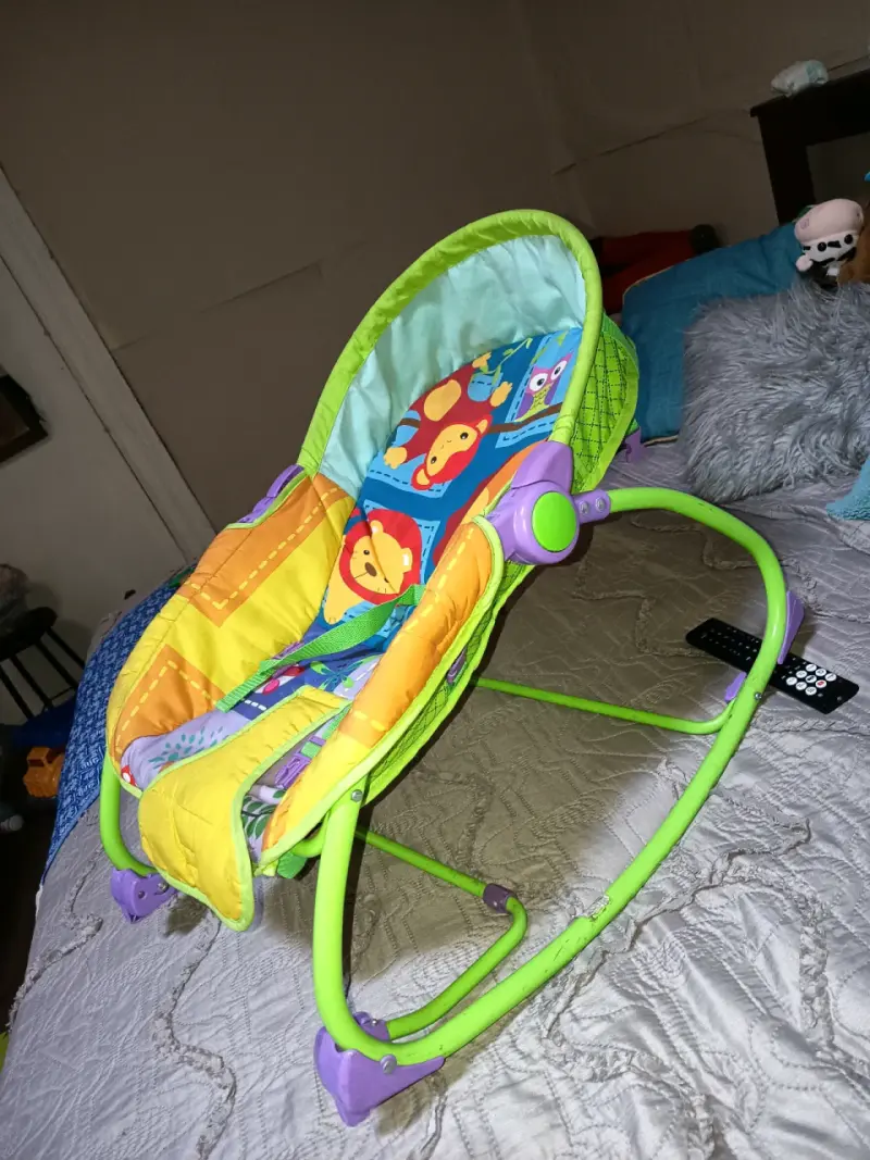 Silla mecedora infantil colores brillantes - 3