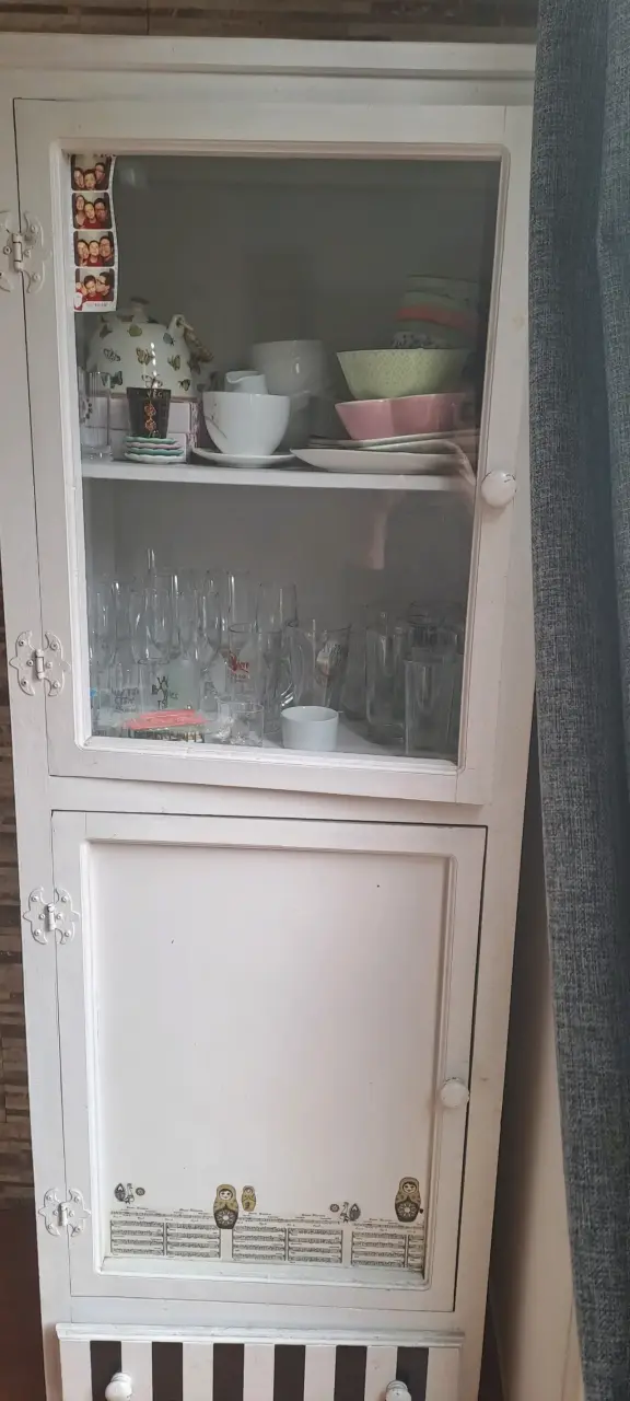 Mueble vitrina blanco vintage