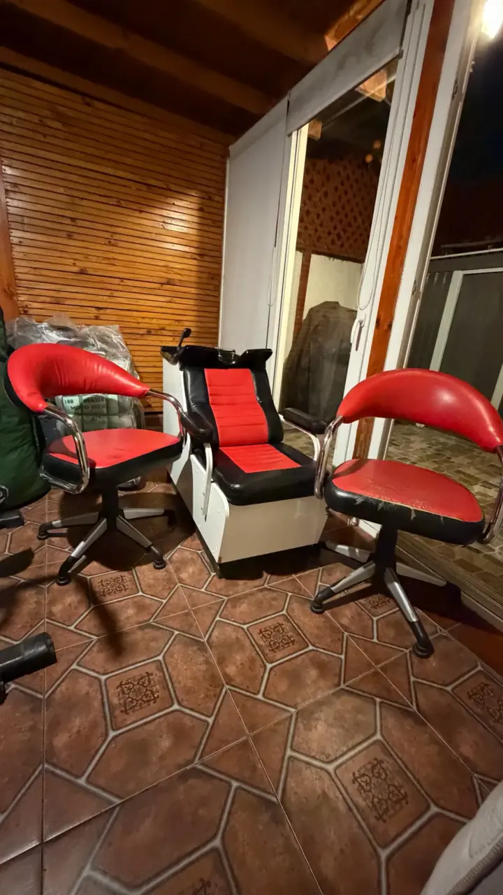 Lavapelo profesional + sillones de peluquería - 1