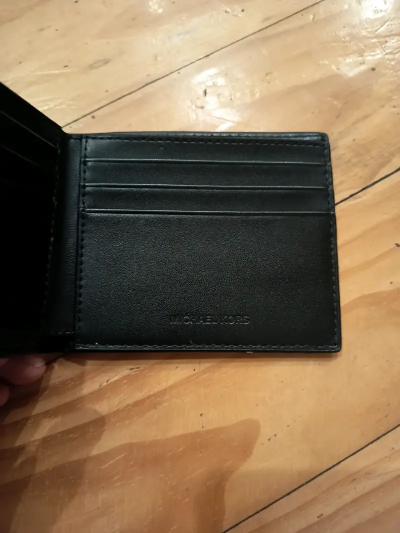 Billetera negra MK - 3