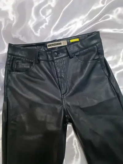 Pantalones de cuerina negros Americanino - miniatura 1