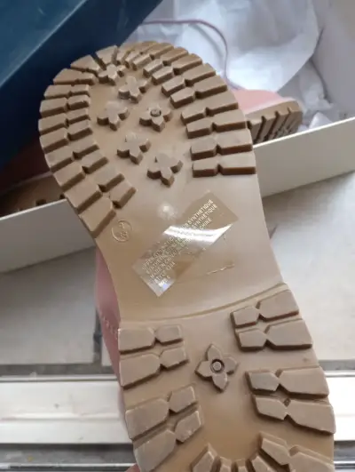 Botines rosados con forro peludo - miniatura 3