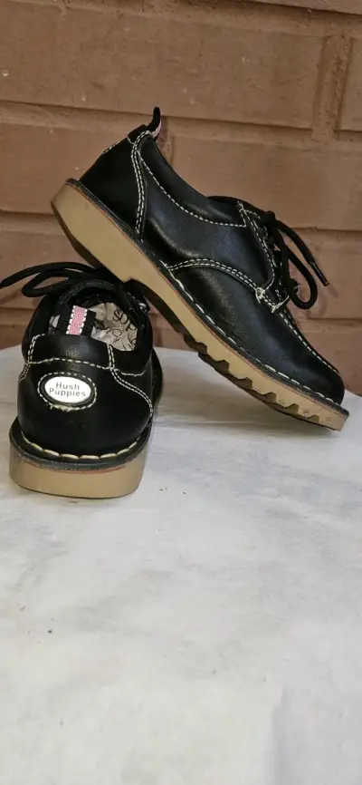 Zapatos negros Hush Puppies - miniatura 4