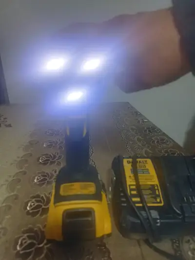 Taladro atornillador inalámbrico DeWalt - miniatura 2